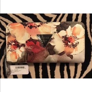 GUESS Abree Floral Zip Wallet NWT
